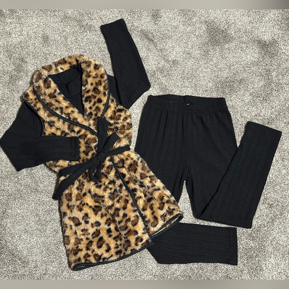 Girls Faux Fur Leopard Vest and Black Ribbed Top Leggings 3 Pc. Set / Size 7 - Picture 3 of 8